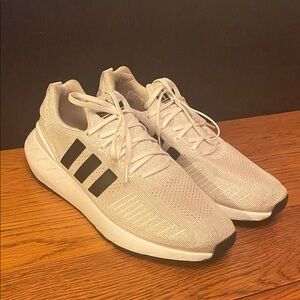 Adidas Men's White and Black Sneakers